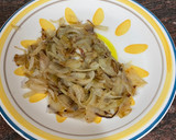 Foto del paso 1 de la receta: Arroz de cebolla, bacalao y garbanzos