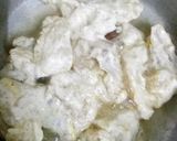 A picture of step 3 of White chicken curry.