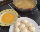 Foto del paso 3 de la receta: Huevos rellenos de atún en salsa verde
