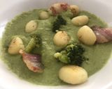 A picture of step 6 of Crispy Potato Gnocchi with broccoli cream and guanciale.
