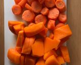 Foto del paso 2 de la receta: Crema de calabaza y zanahoria con Thermomix 🎃🥕