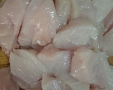 Foto del paso 1 de la receta: Pollo al curry rojo con espárragos trigueros