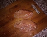 A picture of step 4 of Stuffed chicken breast.