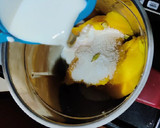 A picture of step 2 of Mango custard.