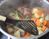 Foto del paso 5 de la receta: Guiso de chipirones con patatas