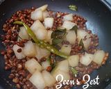 A picture of step 2 of Olan - Kerala White Pumpkin Stew.