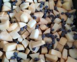 Une image de l'étape 2 de Crumble pommes et pépites de chocolat.