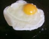 A picture of step 2 of Anda paratha.
