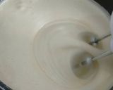 Foto del paso 3 de la receta: Bizcochuelo de vainilla con duraznos