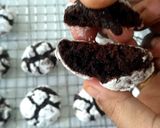 Foto langkah ke 9 dari resep Brownie Crinkle Cookies.