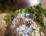 A picture of step 2 of Methi Pakoda.