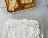 Foto langkah ke 3 dari resep Tiramisu Crackers.