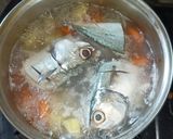 Foto langkah ke 2 dari resep Sop Ikan Kembung.