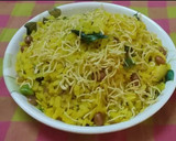 A picture of step 3 of Kanda Bateta poha.