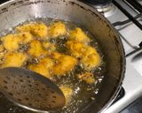 A picture of step 3 of Dahi Vada.