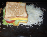 Foto del paso 6 de la receta: Sándwich mixto vegetal en costra de queso
