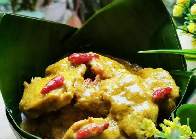 Langkah-langkah untuk membuat Cara membuat Ayam Lodho Khas Jawa Timur With Takir Bunga dan Takir Persegi