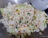 Foto langkah ke 3 dari resep Sorgum Goreng Telur.