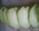 รูปขั้นตอนการทำที่ 1 ของ ฟักแม้วผัดไข่ทานได้ทั้งเปลือก+เมล็ด Stir fried Whole Chayote