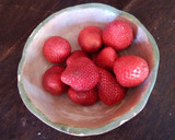 Foto del paso 4 de la receta: 🍧Postrecitos de gelatina y yogurt de frutillas 🍧