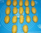 Foto langkah ke 6 dari resep Roti Goreng Labu Kuning.