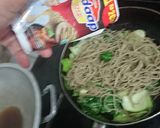 Foto langkah ke 5 dari resep Mie Goreng Terpaksa Vegan (Mengandung Prank).