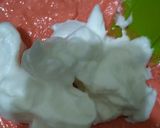 Foto langkah ke 4 dari resep Strawberry Japanese roll cake feminim.