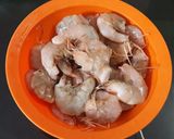 Foto langkah ke 1 dari resep Udang saus padang.