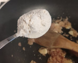 Foto del paso 2 de la receta: Merluza con coquinas en salsa verde