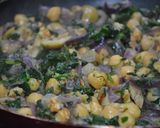 Foto del paso 7 de la receta: Ensalada tibia de Garbanzos, espinaca y nueces