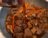 Foto del paso 4 de la receta: Ragout de ternera y setas en salsa de soja y nata
