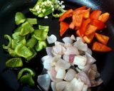 A picture of step 1 of Kadhai Paneer.