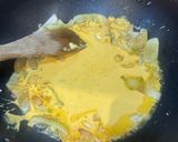 A picture of step 3 of Worlds Best Thai Poo Pad Pong Karee. Crab with Yellow Curry - Perfect - Enjoy :P.