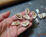 A picture of step 4 of Tiny Cinnamon Rolls شیرینی رول دارچینی.