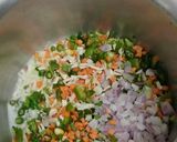 A picture of step 3 of Minestrone soup.