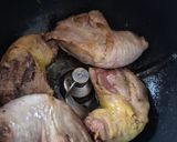 Une image de l'étape 1 de 🍅 Cuisses de poulet fondantes à la sauce tomate au Cookeo Infinity.