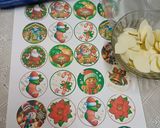 Foto del paso 1 de la receta: Medallones navideños con chocotransfers 🎄🤶🎅🍫