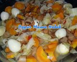 Foto langkah ke 9 dari resep Sayur Tumis Kol Wortel Spesial with telur puyuh dan sosis ayam.