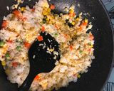 Foto langkah ke 3 dari resep 55. Pineapple fried rice (nasi goreng nanas khas thailand).