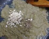 A picture of step 4 of Lauki Ka Halwa.