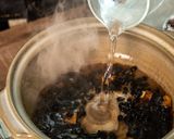 【老菜脯麻油松阪雞佛湯】大雪節氣燉湯，瑞氣嫩Q好滋養的食譜步驟2照片