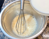 Foto del paso 4 de la receta: Pastel de plátano y manzana sin amasar