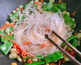Hình bước làm 5 của món Cá Thầy Tu (Monkfish) Chiên Kèm Bún Tàu Xào Tương Hột