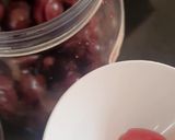 Foto del paso 4 de la receta: Licor de cerezas