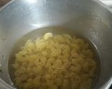 A picture of step 2 of Mecroni Nacho salad Restra Types.
