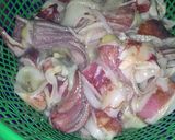 Foto langkah ke 1 dari resep Oseng Si Hitam Cumi.