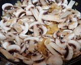 Foto del paso 3 de la receta: Espaguetis con champiñones y langostinos