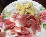 รูปขั้นตอนการทำที่ 1 ของ หมูทอดกระเทียม