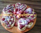 Foto del passaggio 6 della ricetta Cuoricini alle Fragole