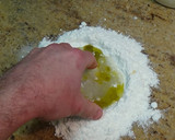 Foto del paso 1 de la receta: Empanada de jamón y queso